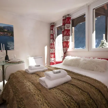 Sleeps 4 *
