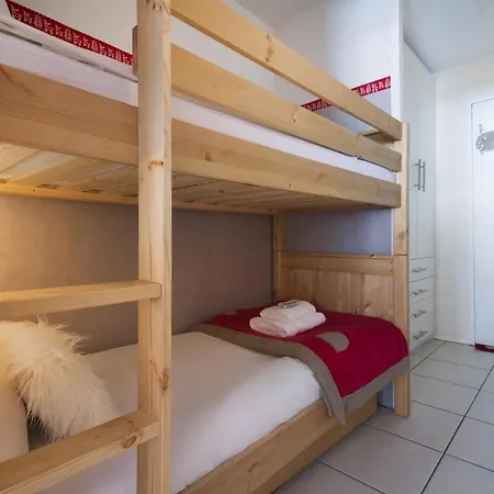 Sleeps 4 *
